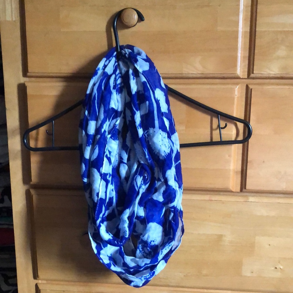 Infinity scarf